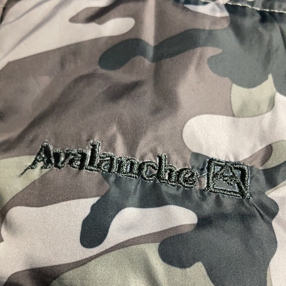 Avalanche camo vest.  Child’s med 5-6 NWT - Picture 8 of 8